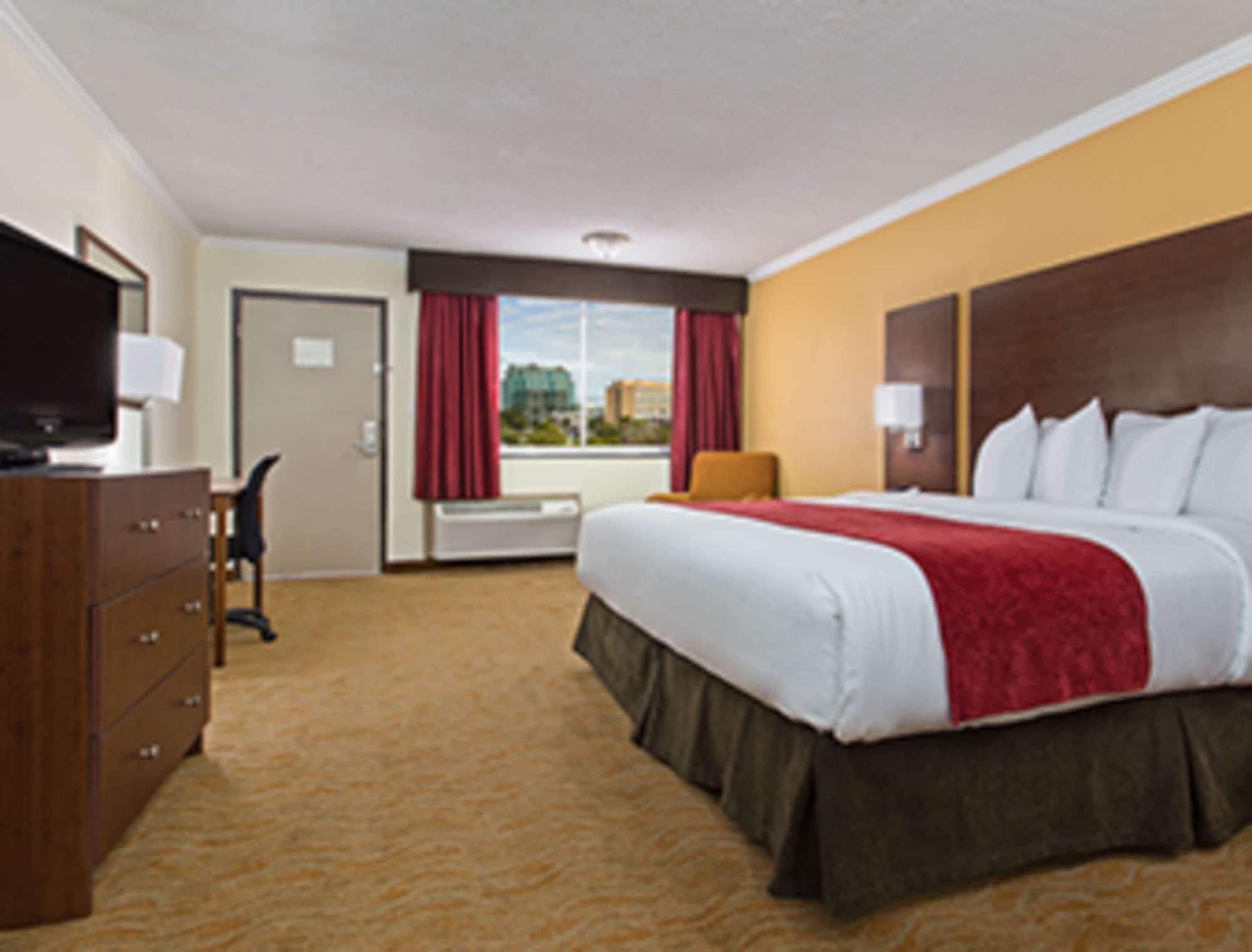 Ramada By Wyndham Tampa Westshore Airport South Extérieur photo