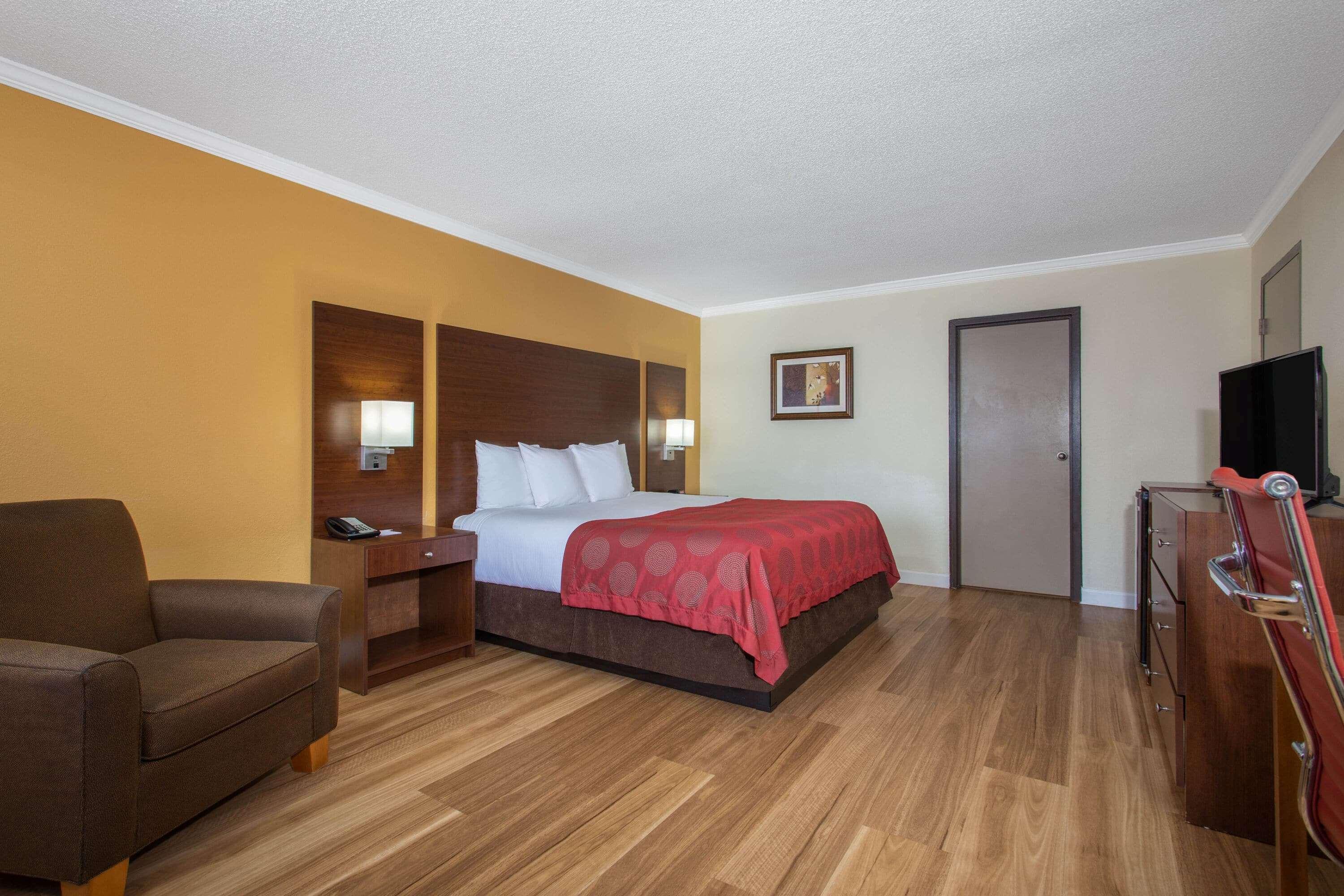 Ramada By Wyndham Tampa Westshore Airport South Extérieur photo