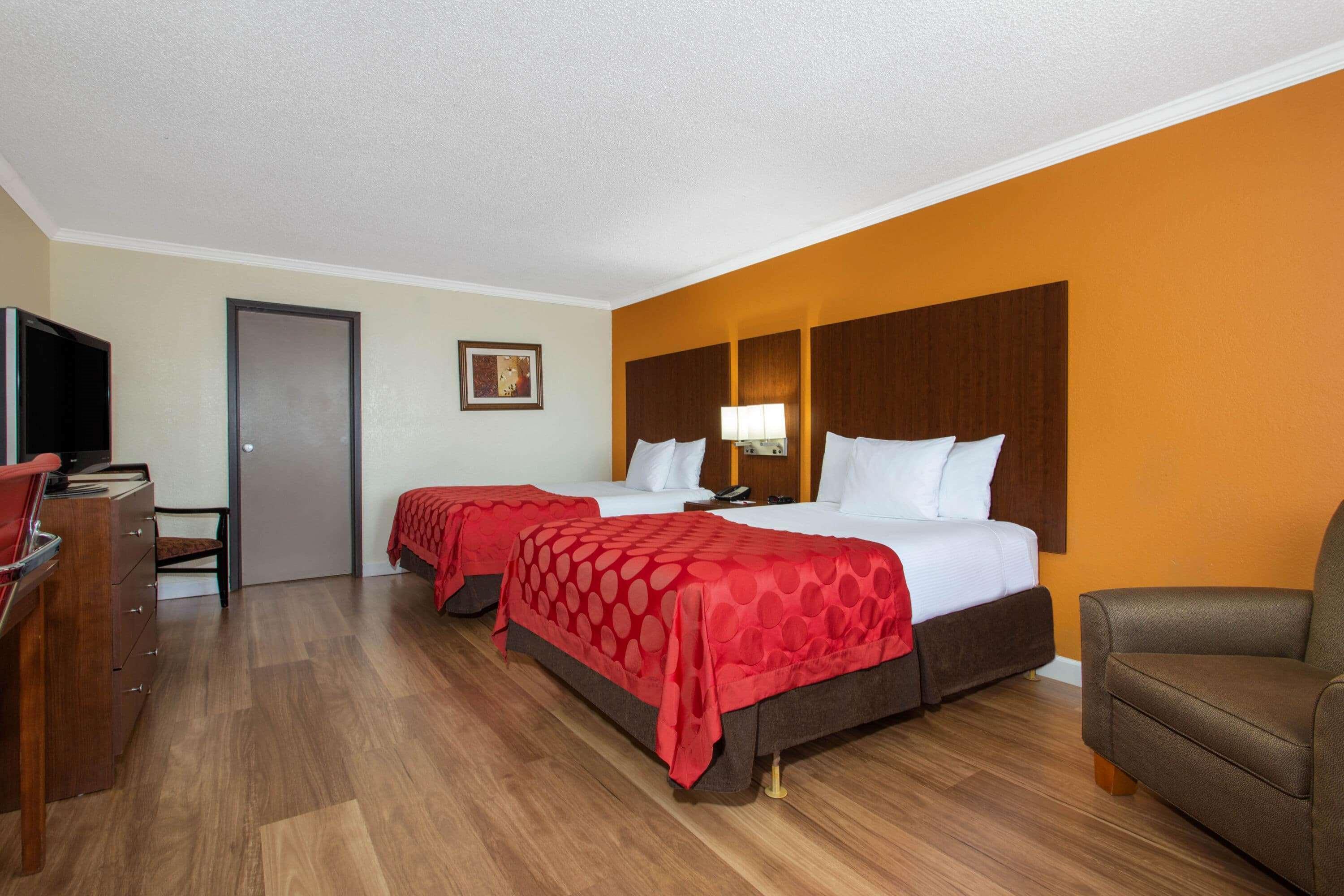 Ramada By Wyndham Tampa Westshore Airport South Extérieur photo
