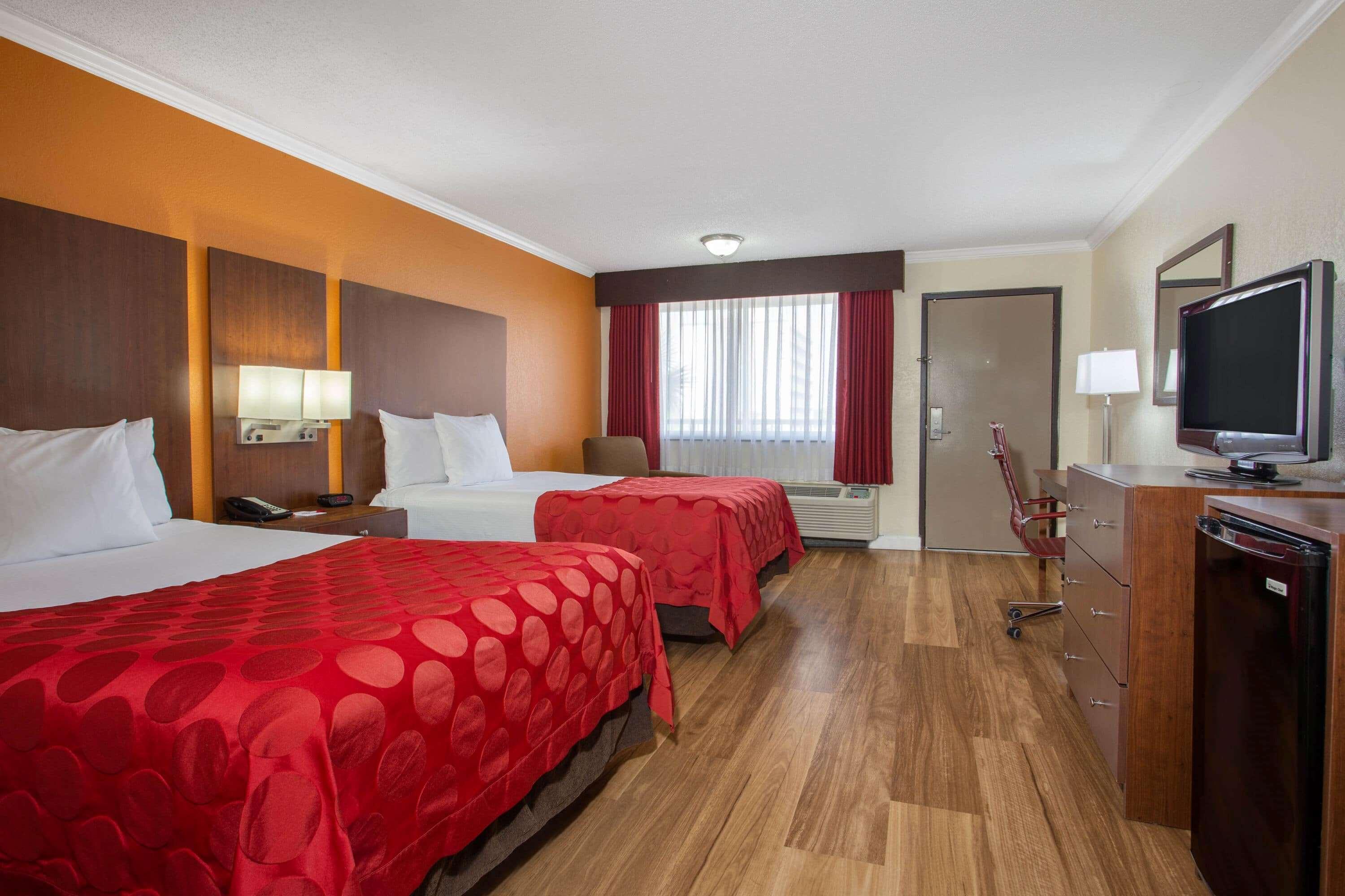 Ramada By Wyndham Tampa Westshore Airport South Extérieur photo
