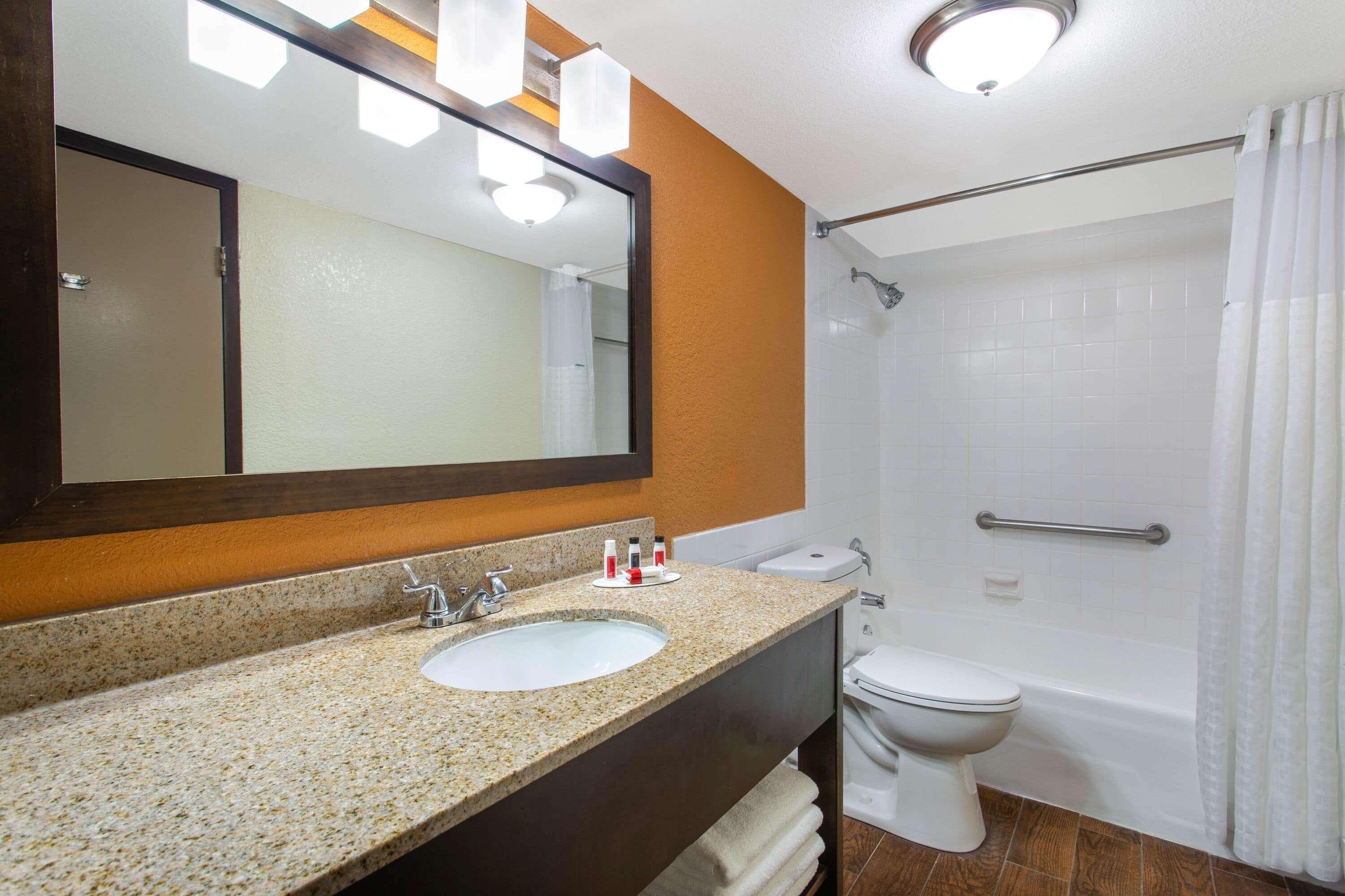 Ramada By Wyndham Tampa Westshore Airport South Extérieur photo