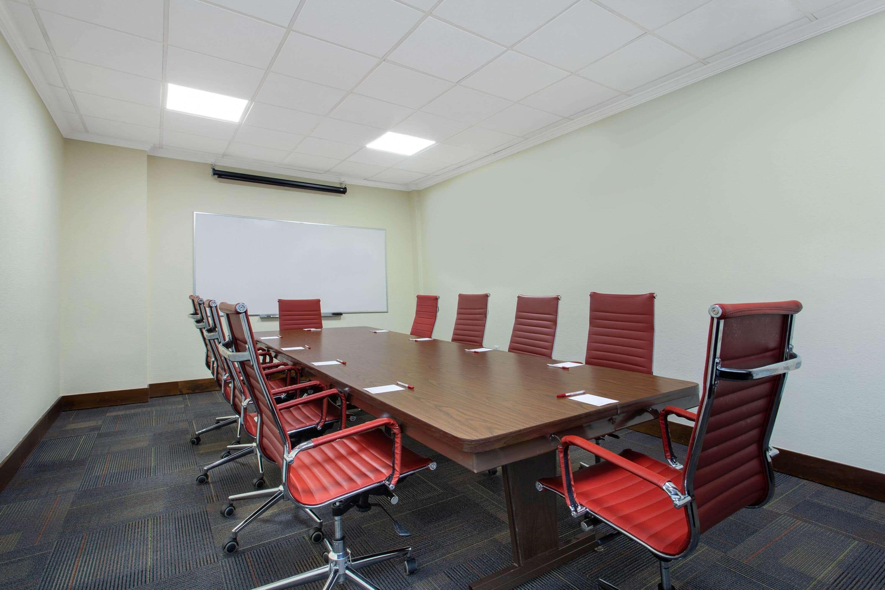 Ramada By Wyndham Tampa Westshore Airport South Extérieur photo
