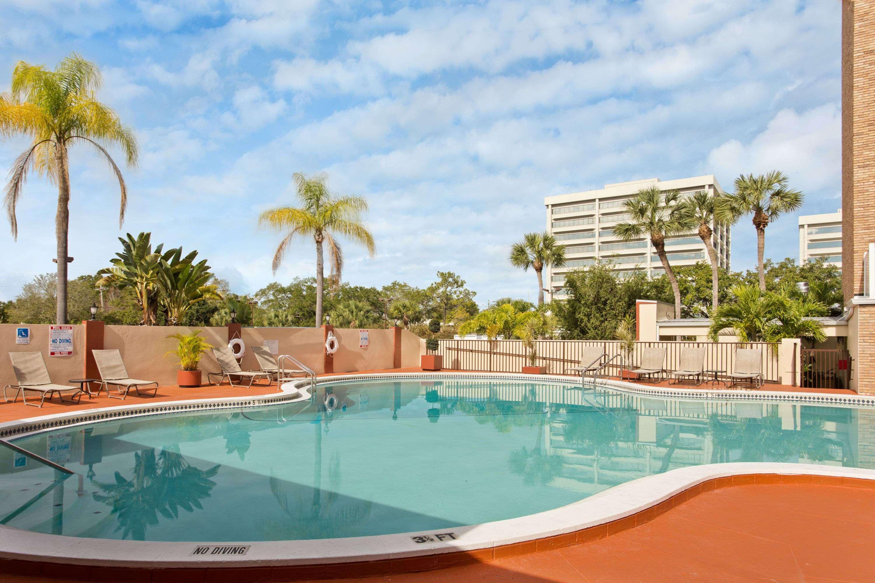 Ramada By Wyndham Tampa Westshore Airport South Extérieur photo