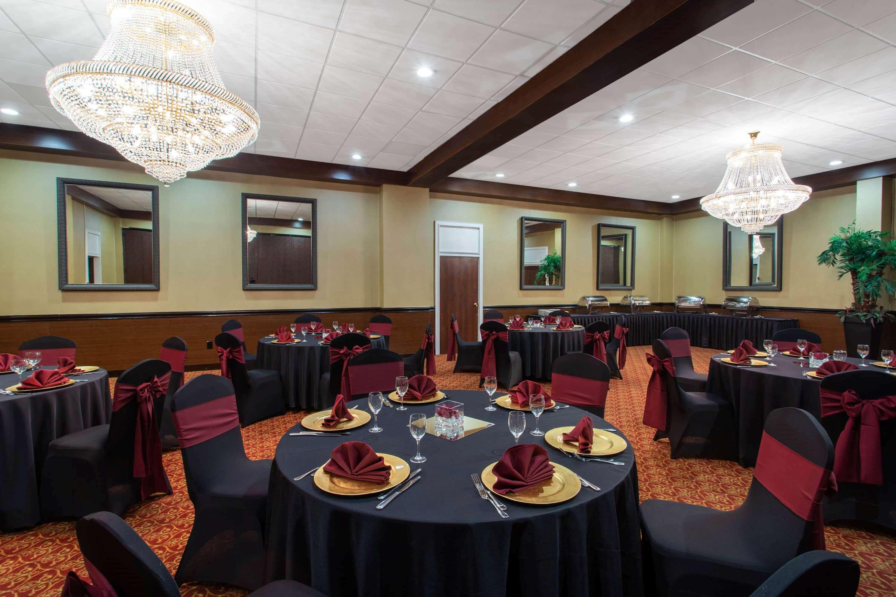 Ramada By Wyndham Tampa Westshore Airport South Extérieur photo
