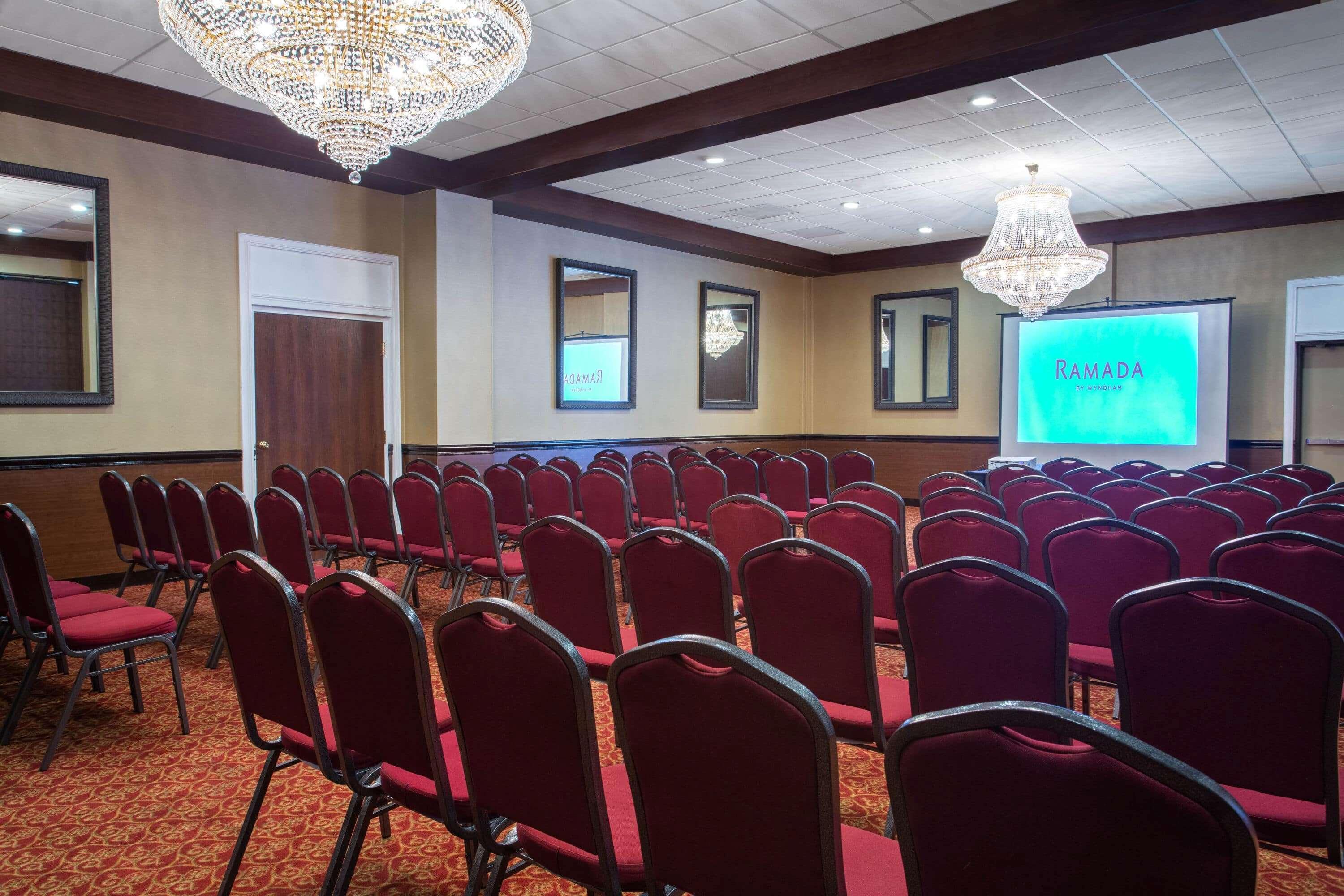 Ramada By Wyndham Tampa Westshore Airport South Extérieur photo