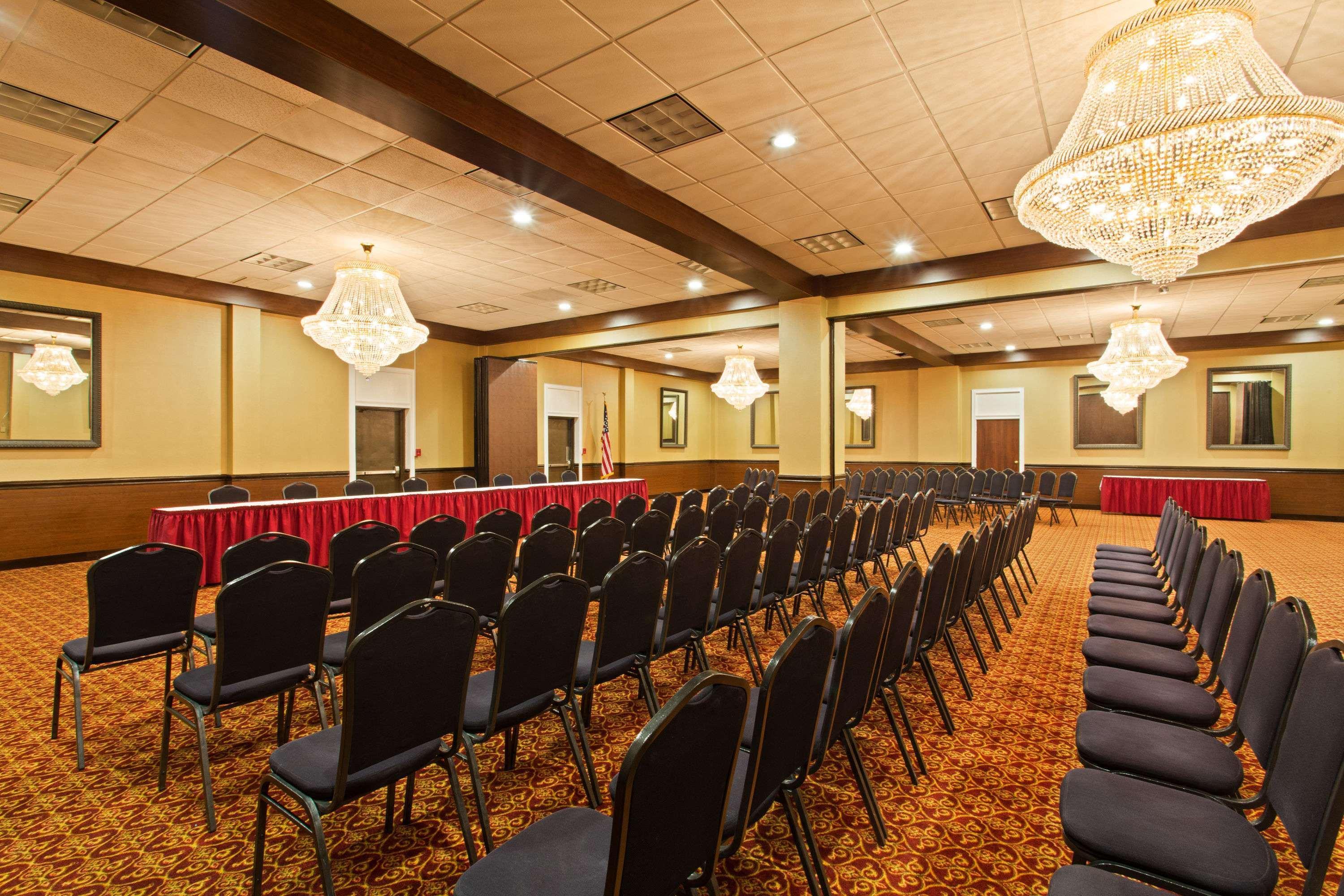 Ramada By Wyndham Tampa Westshore Airport South Extérieur photo